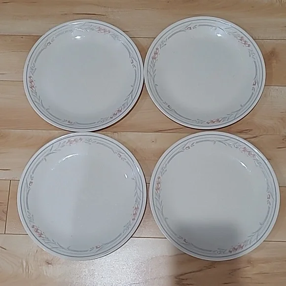 4 Corelle Rose Pattern Dinner Plates - Picture 3 of 3